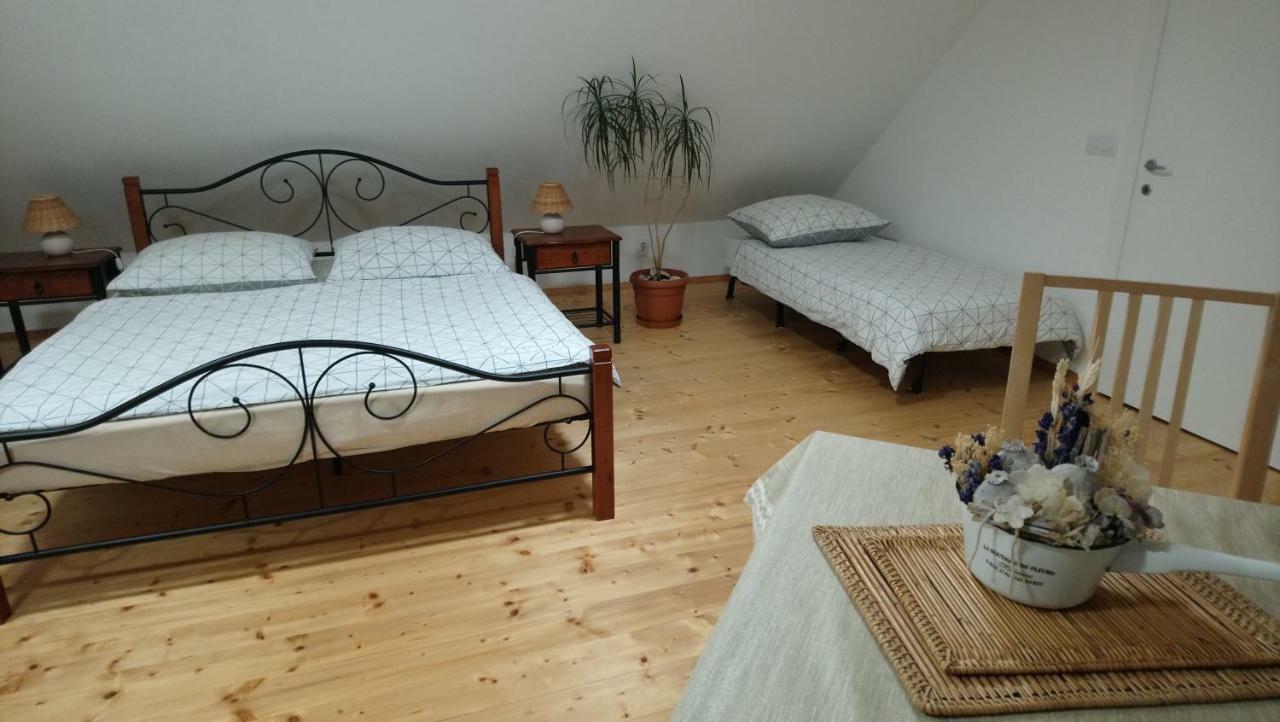 Forest Romantic Apartment Brdy Vesin Esterno foto